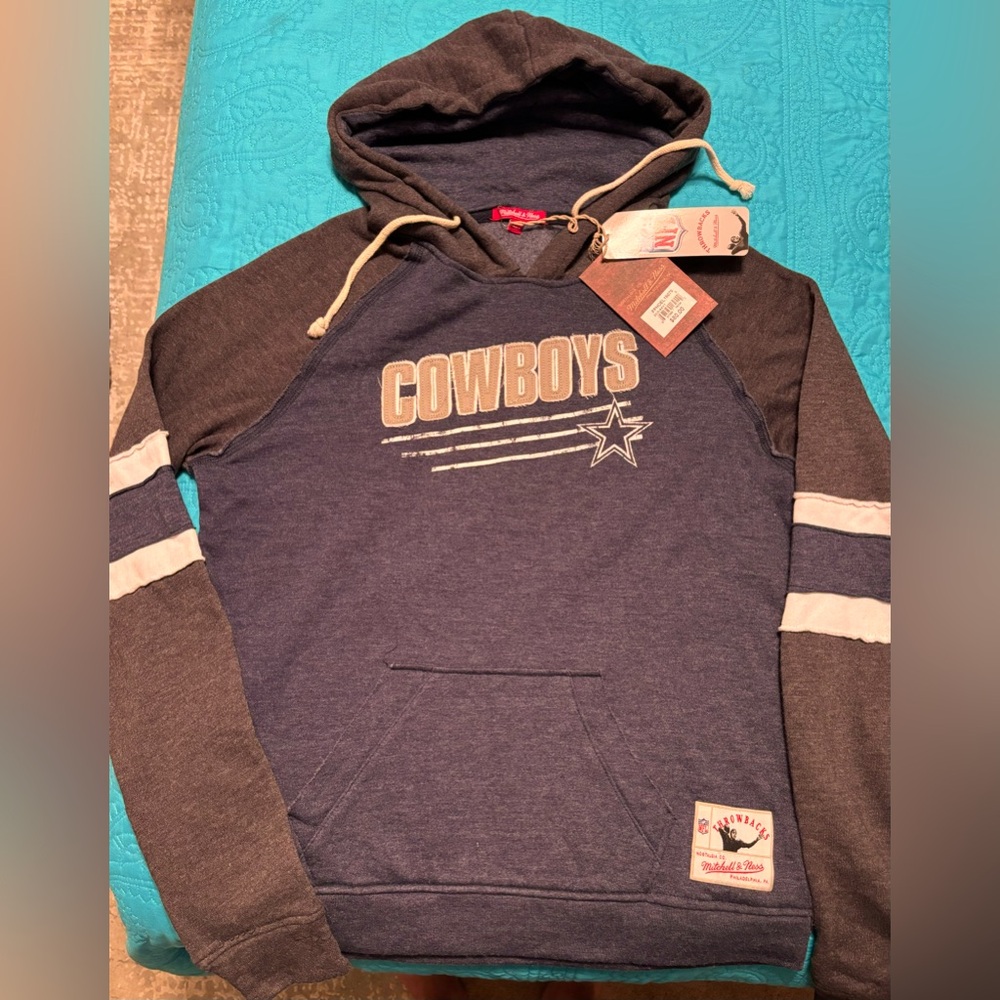 Cowboy’s hoodie women’s small